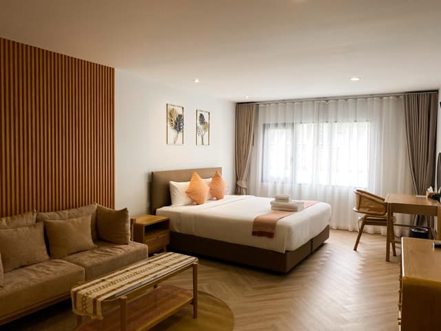 Deluxe King Suite