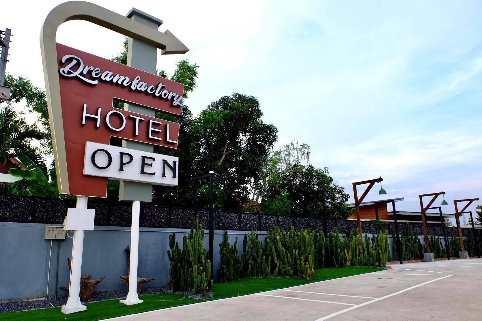Dream Factory Hotel & Rooftop Bar4
