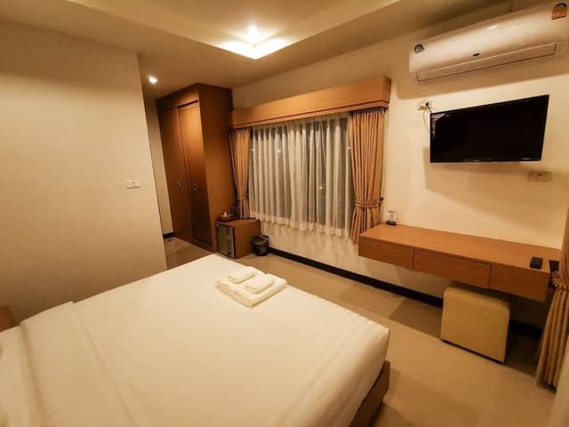 Standard Twin Room, Balcony, City View