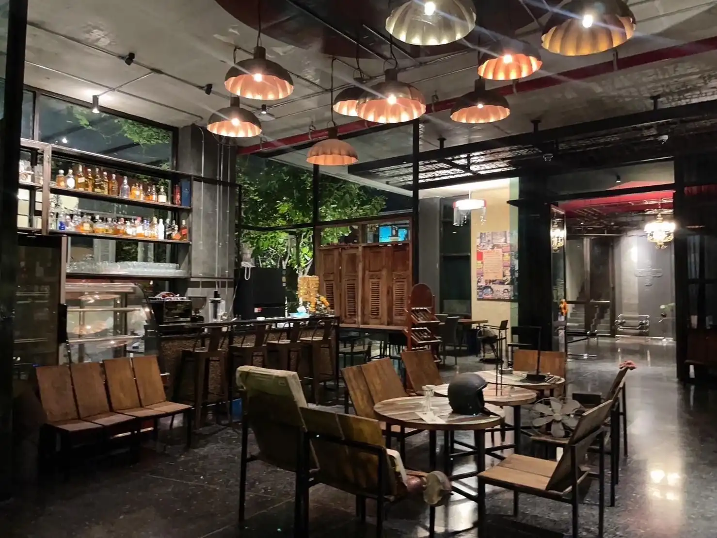 โรงแรมสิบทิศ โรงแรมสิบทิศ