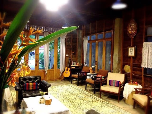 6-Bed Mixed Dormitory