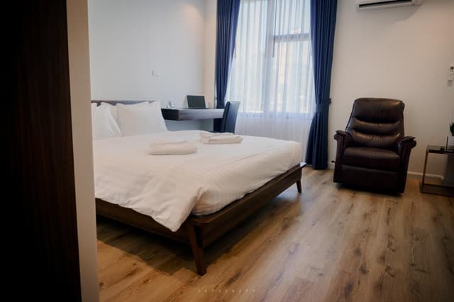 Deluxe King Room