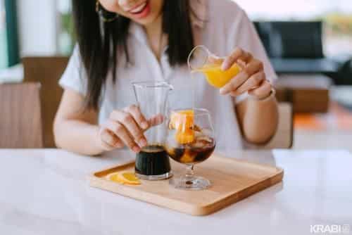 เพลย์ พอชเทล แอนด์ คาเฟ่ เพลย์ พอชเทล แอนด์ คาเฟ่
