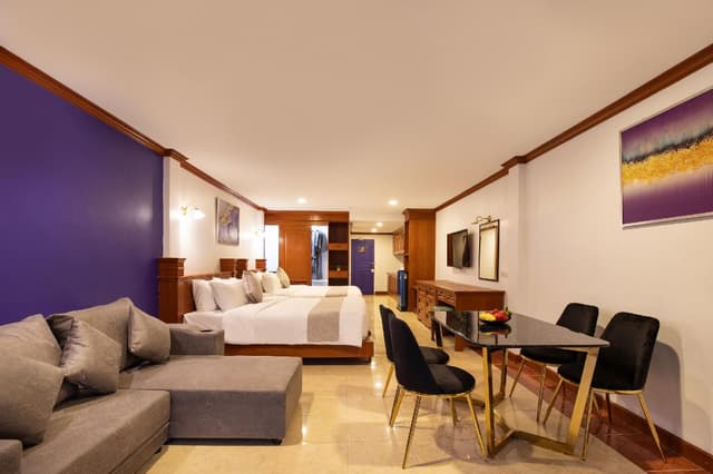 Executive Family Room