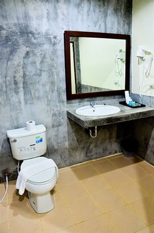 Superior Room (With Aircon)