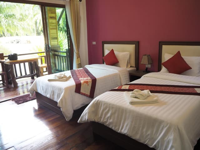 Deluxe Twin Bed Room
