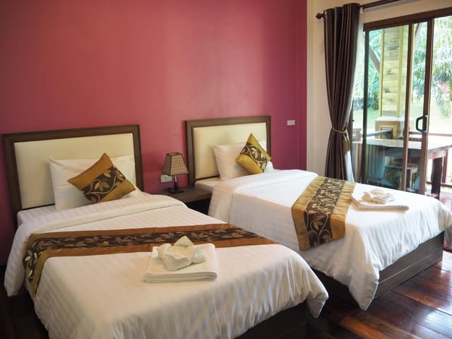 Deluxe Twin Bed Room