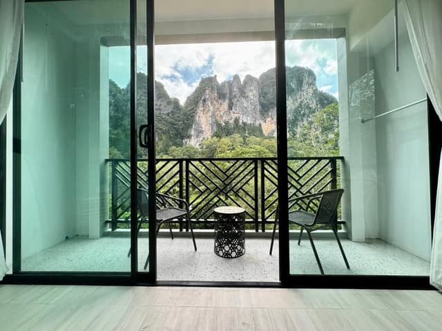 Premium Pool and Mountain View