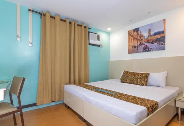 Standard Queen Room