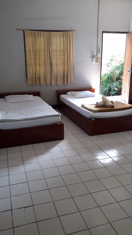 Standard Twin Room with Air Condition