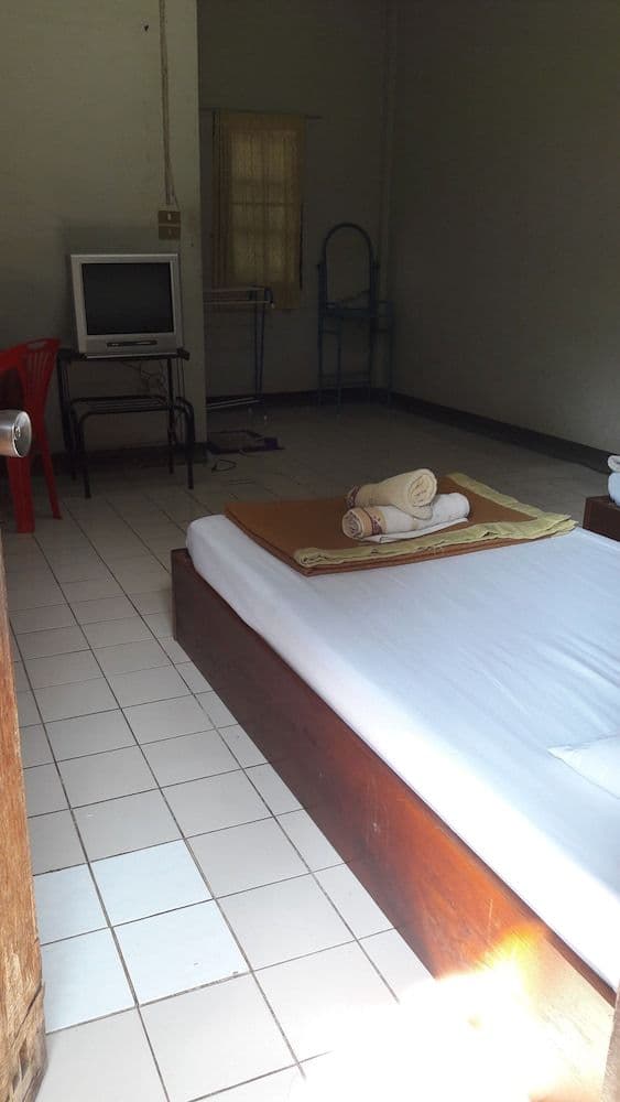 Standard Twin Room with Air Condition