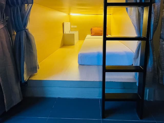 6 Bunk bed Mixed Dorm room