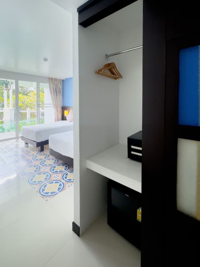 Deluxe Twin Pool Access