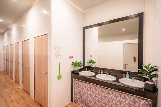 Single Bed in Mixed Dormitory