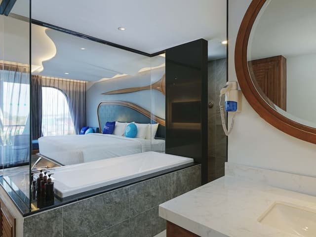 Grand Deluxe