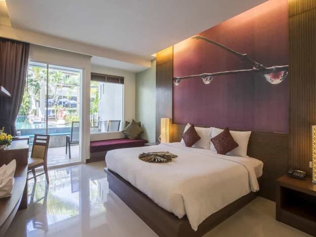 Deluxe Pool Access Double