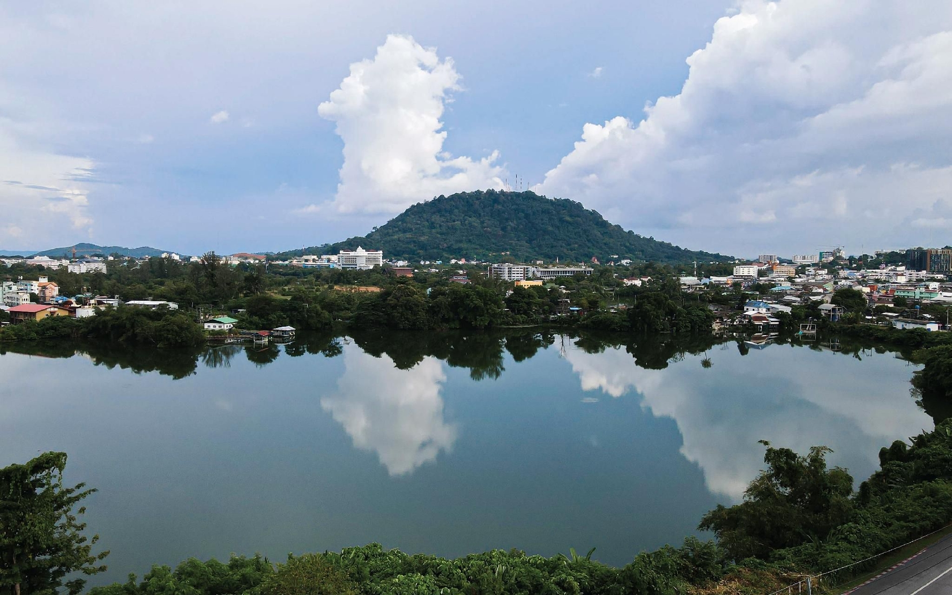 โรงแรมดิ อาร์ช ภูเก็ต (The Arch Phuket Hotel)4