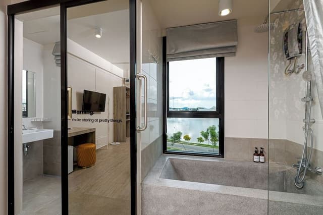 Romantic Room, 1 King Bed, Bathtub, Tower, Nature View
