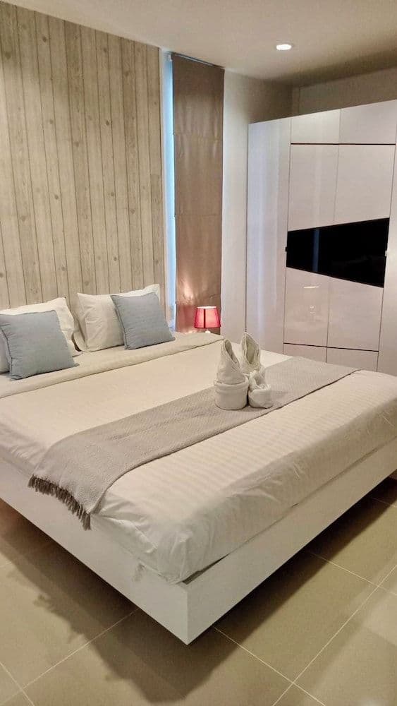 1 Bedroom Suite