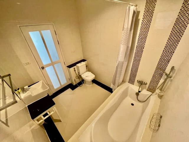 1 Bedroom Suite