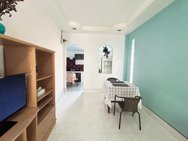 2 Bedroom - 1 Bath Suite