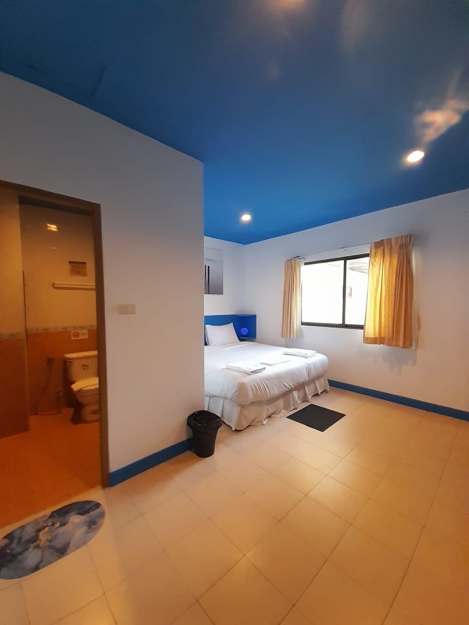 โรงแรมบลูแพลนเนต (Blue Planet Hotel)1