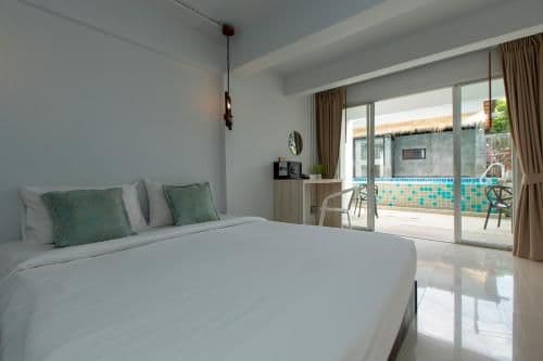 Superior Pool View Twin Room