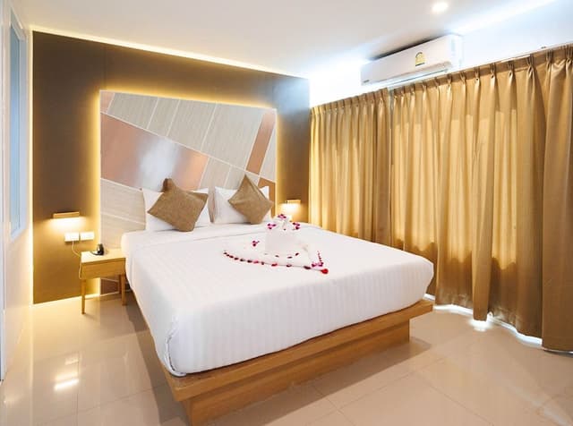 Romantic Studio Suite