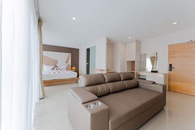Romantic Studio Suite