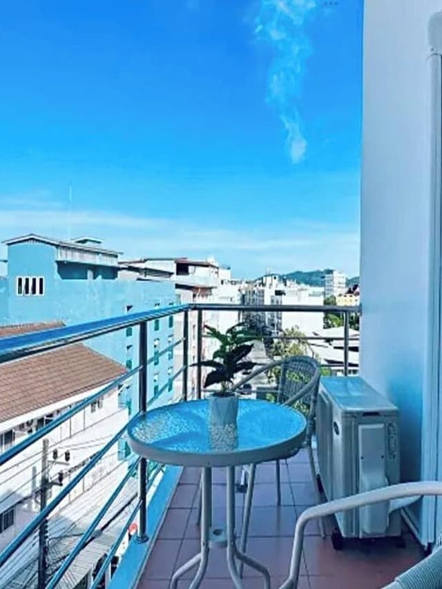 Triple Room, Balcony