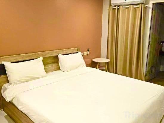 Boutique Room