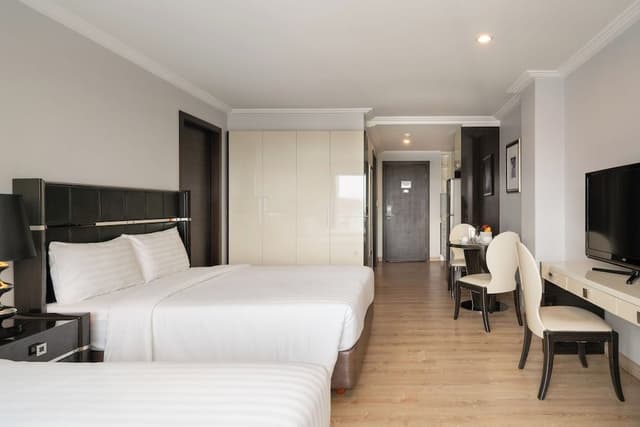 Deluxe Family Room