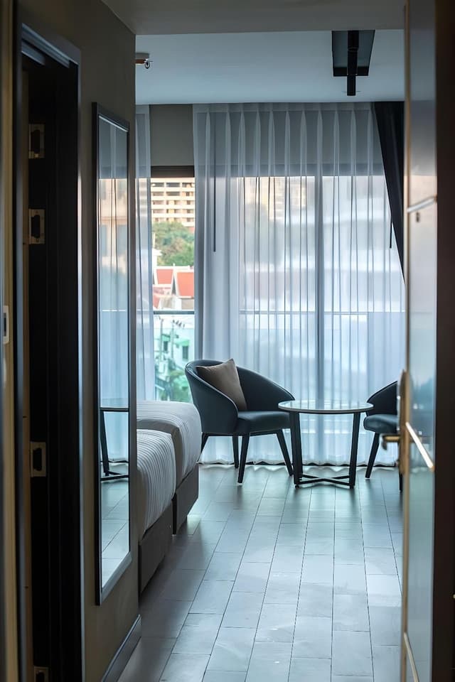 Deluxe Room, Pool View