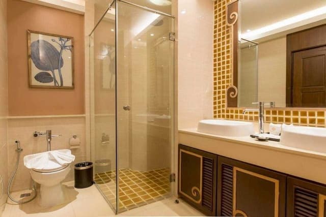 Deluxe Room Pool Access