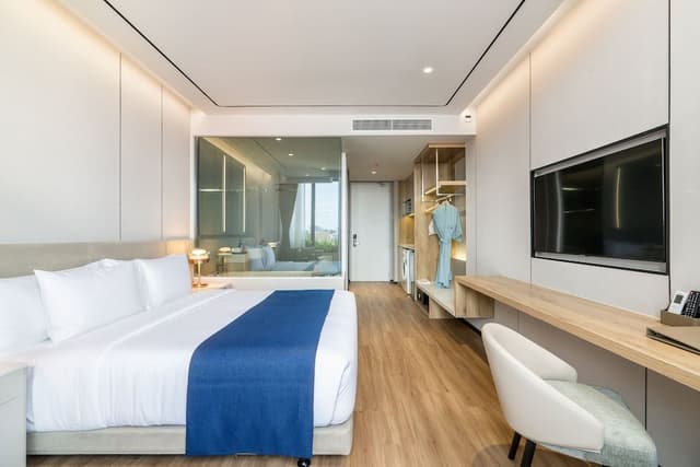 Deluxe King Room