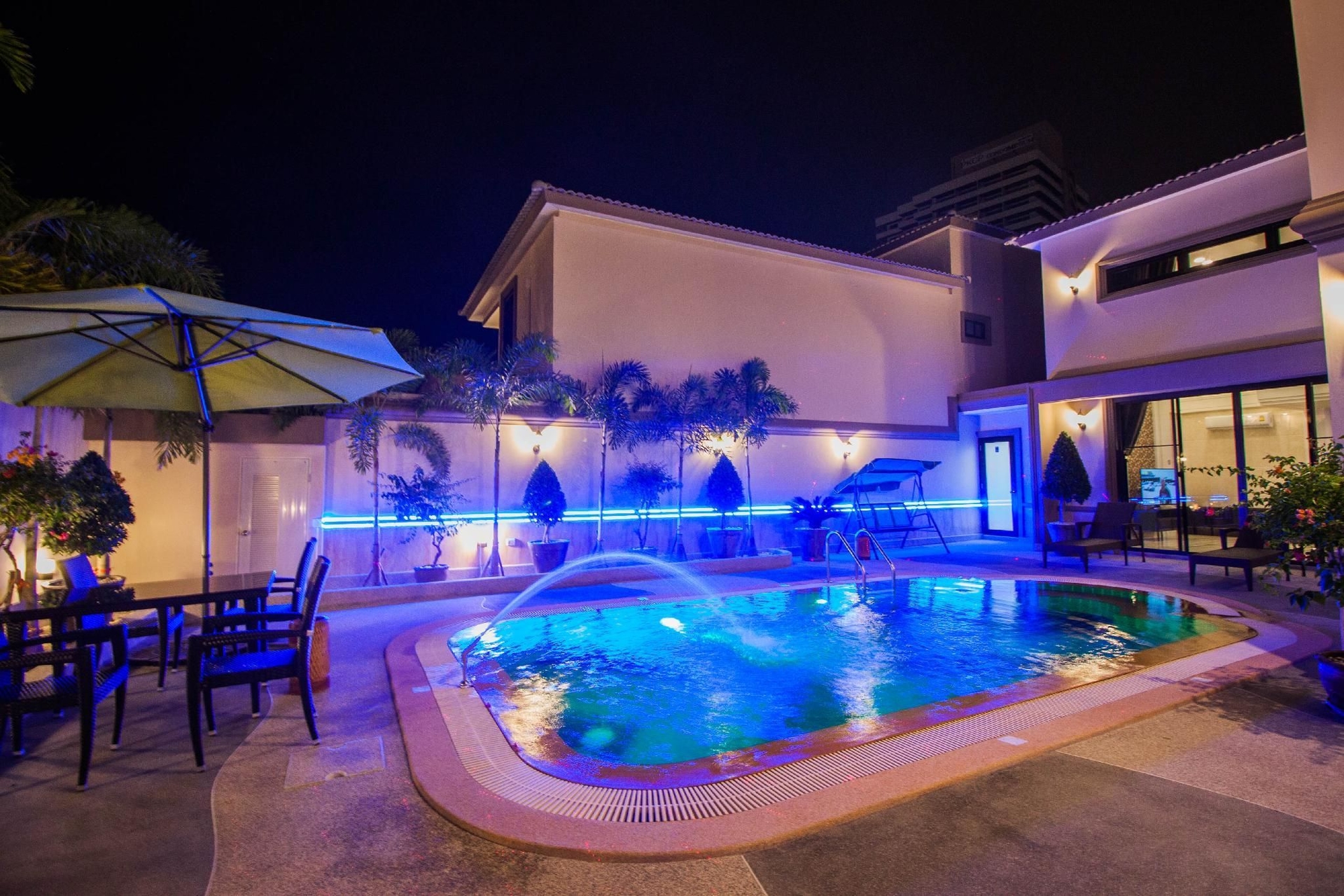 ท็อป พูล วิลลา พัทยา (Top Pool Villa Pattaya)0