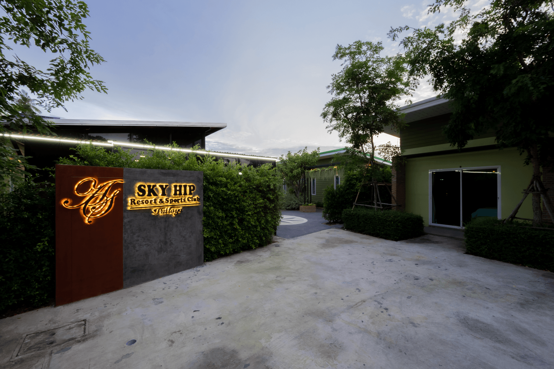 SkyHip Resort1