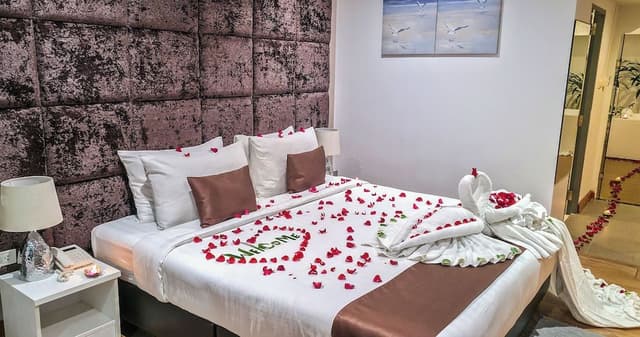 Honeymoon Room, 1 King Bed