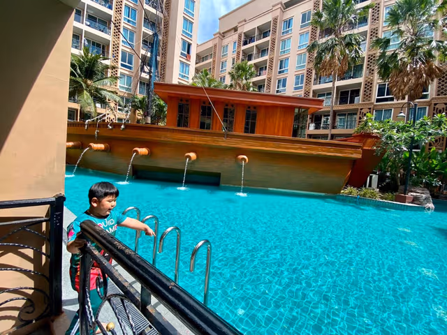 Pool Access Room