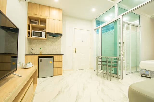 Deluxe Double Room with Pool Access
