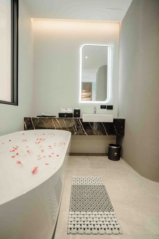 Pool Access Room