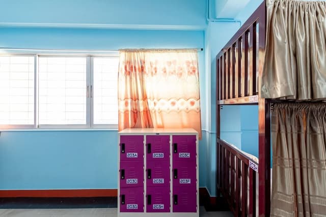 Shared Dormitory, Women only