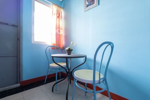 Shared Dormitory, Men only
