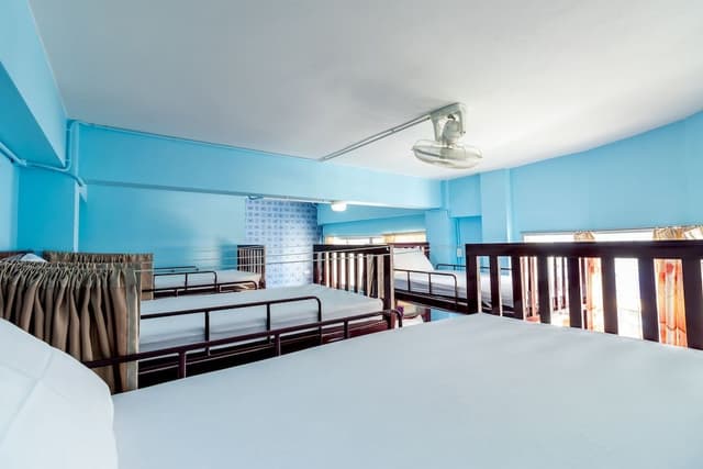 Shared Dormitory, Women only