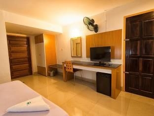 โรงแรมสาธิต (Satit Hotel)1