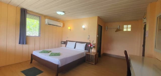 Hillside Bungalow, Sea View
