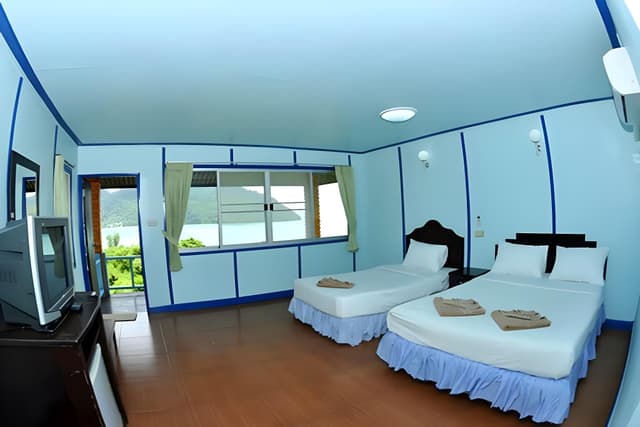 Hillside Bungalow, Sea View