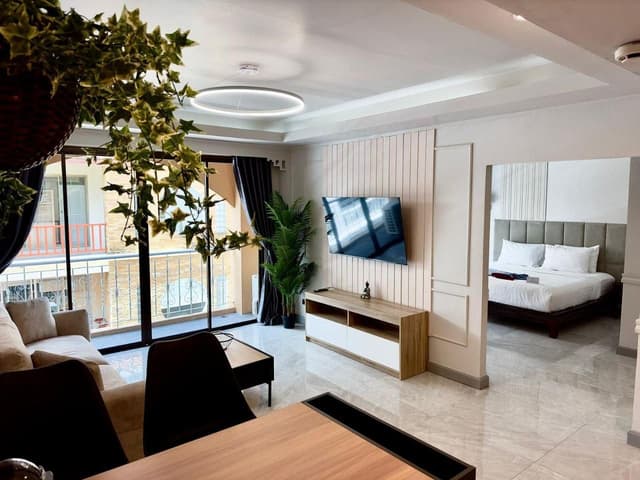 Suite with Kitchen