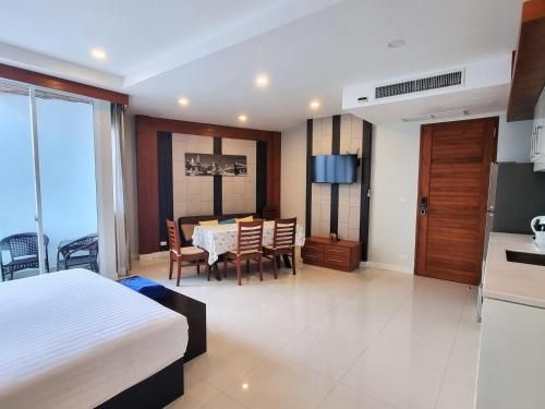 Q Residence2