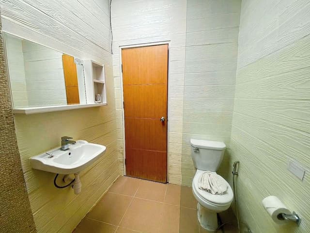 Deluxe Room with Balcony (Twin Bed)